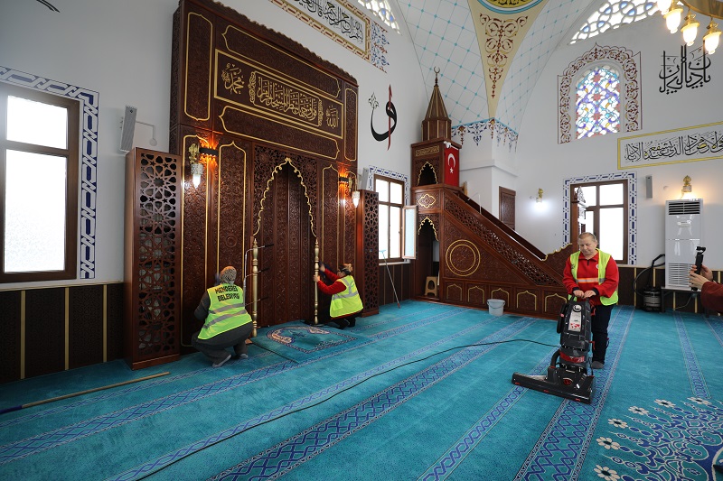 Menderes’te Camiler Tertemiz