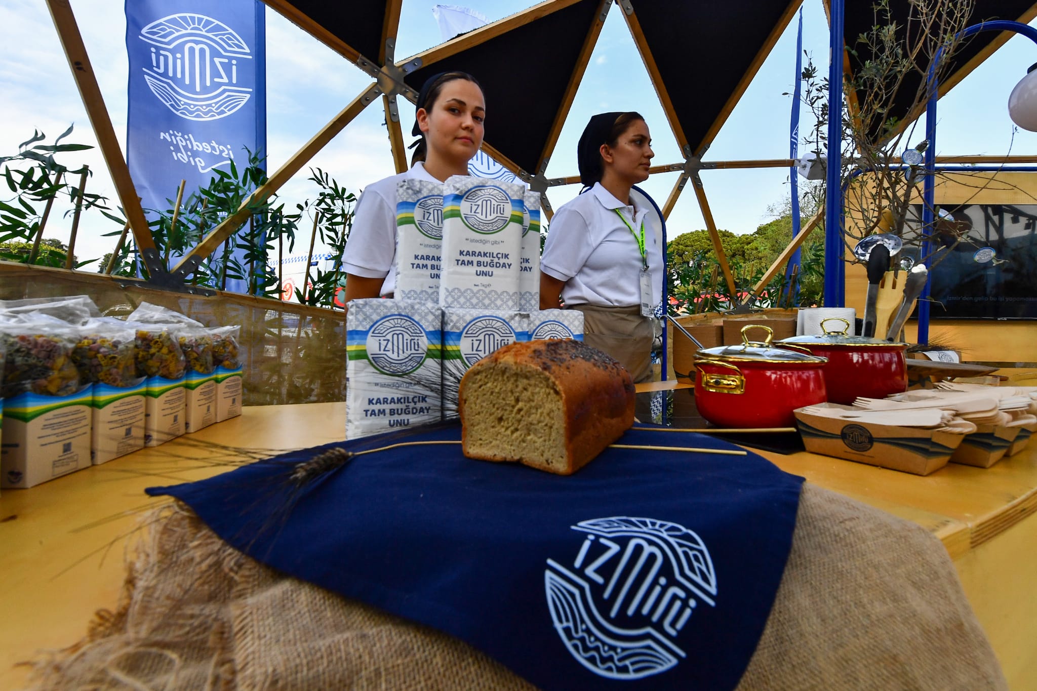 İzmirli markası 1. yaşını İEF'de kutluyor. İzmir’den Dubai, Arabistan ve Fas’a