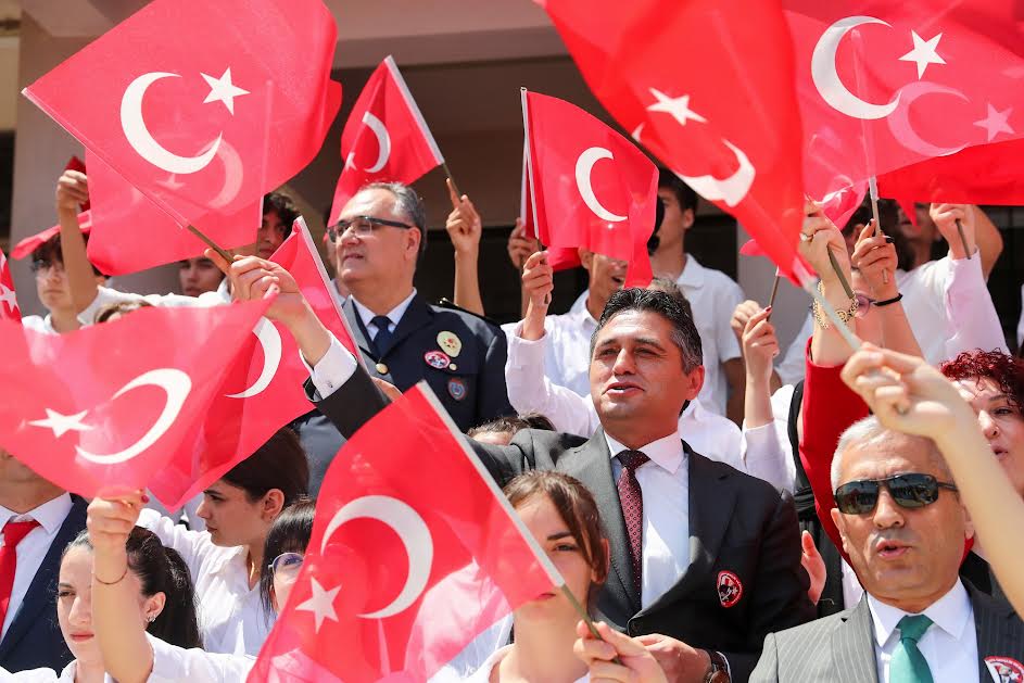 Aliağalı Gençler 19 Mayıs’ı Coşkuyla Kutladı