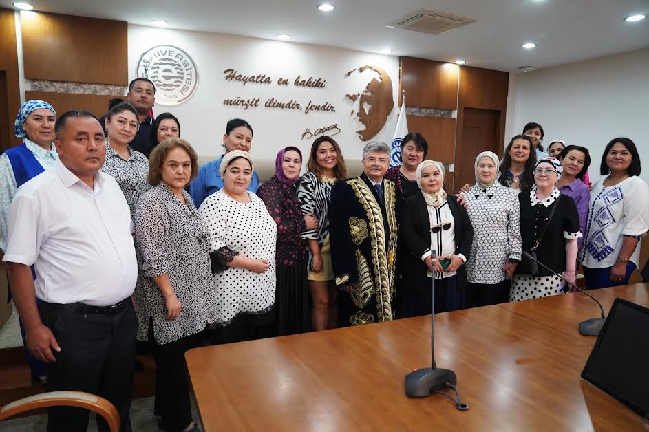 Özbek akademisyenler Ege’de eğitim alıyor