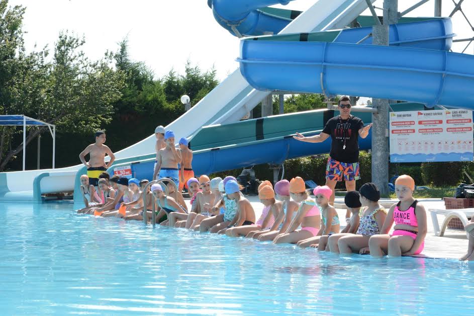 Torbalı Belediyesi’nde yüzme kursları başladı