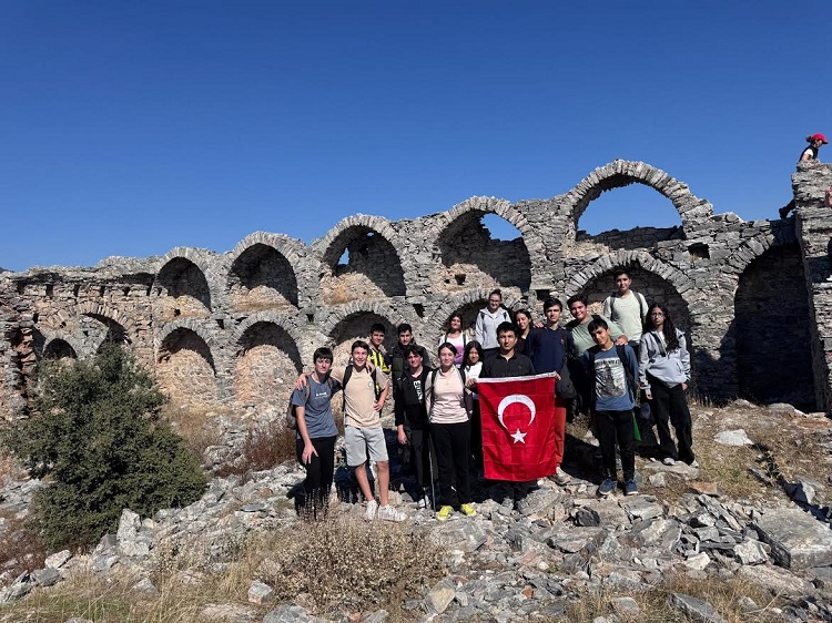 Gençlerden Filistin ve Doğu Türkistan’a Destek Yürüyüşü
