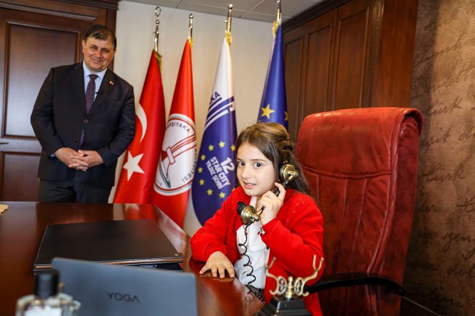 KARŞIYAKA’NIN ÇOCUKLARI 23 NİSAN’I COŞKUYLA KUTLADI