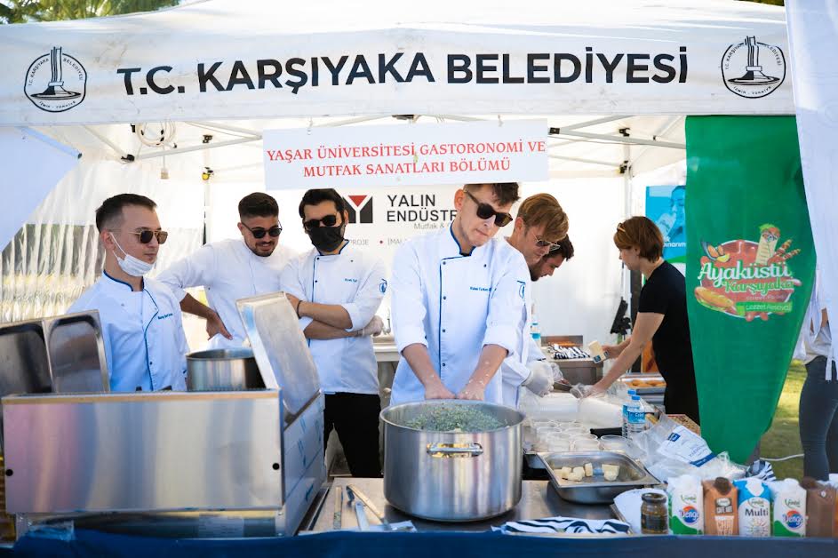 KARŞIYAKA’DA ÇİFTE FESTİVAL