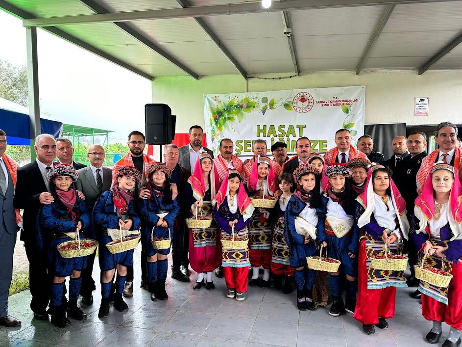 Kemalpaşa’da ilk kiraz hasadı yapıldı