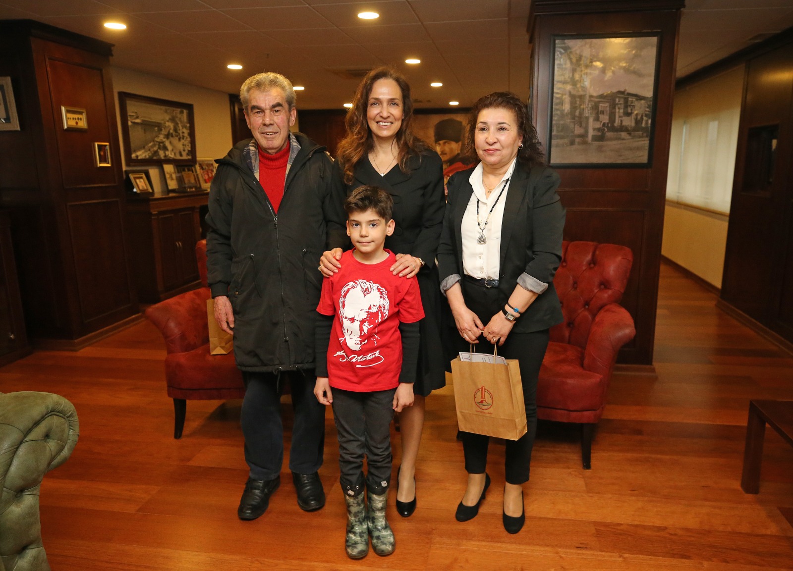 Karşıyaka Belediyesi yılın kitap tutkunlarını seçti