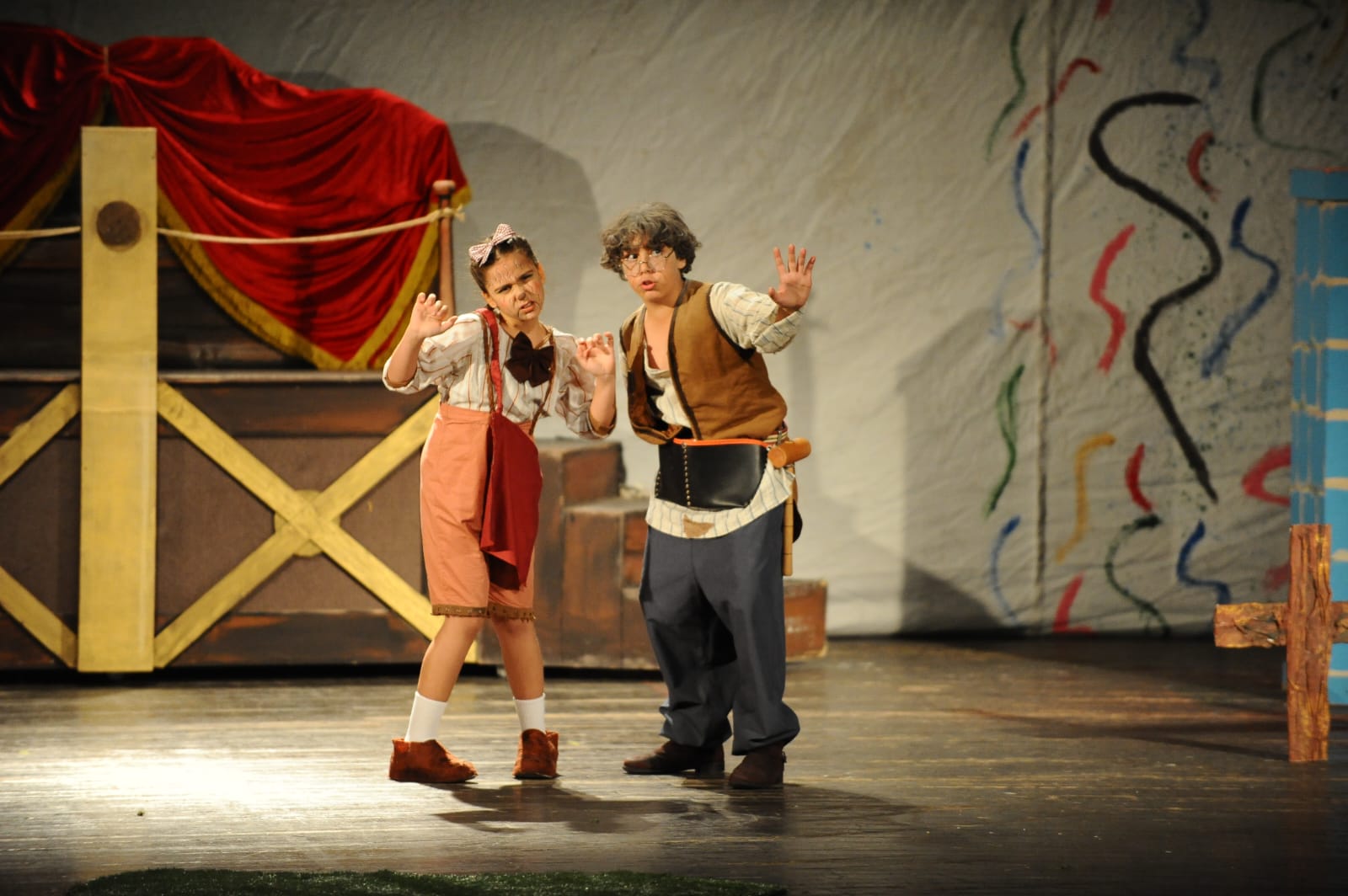 Karşıyakalı çocuklar tiyatro sahnesinde!