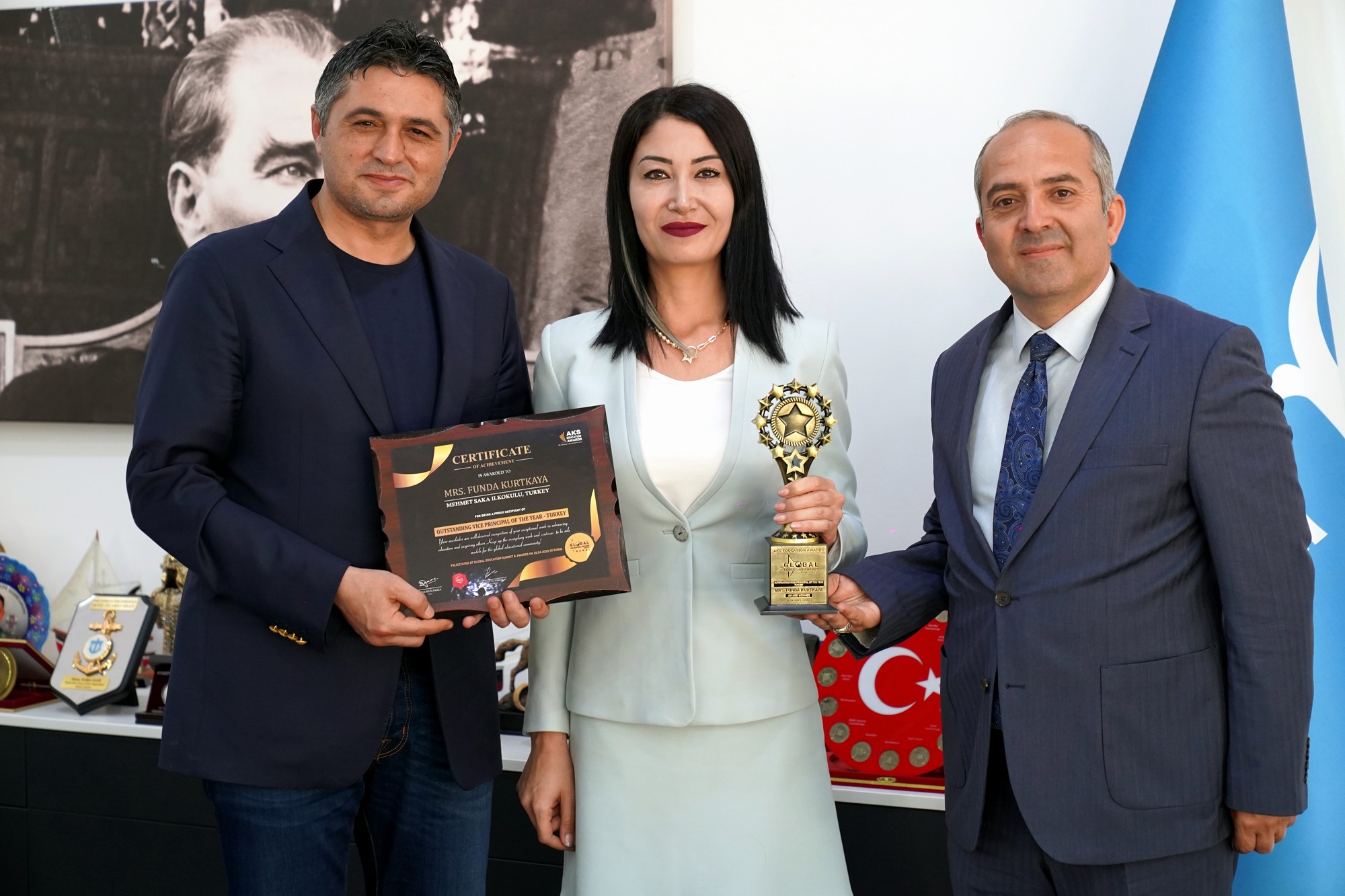 Aliağa’nın Ödüllü Öğretmeni Funda Kurtkaya’dan Başkan Serkan Acar’a Teşekkür Ziyareti   