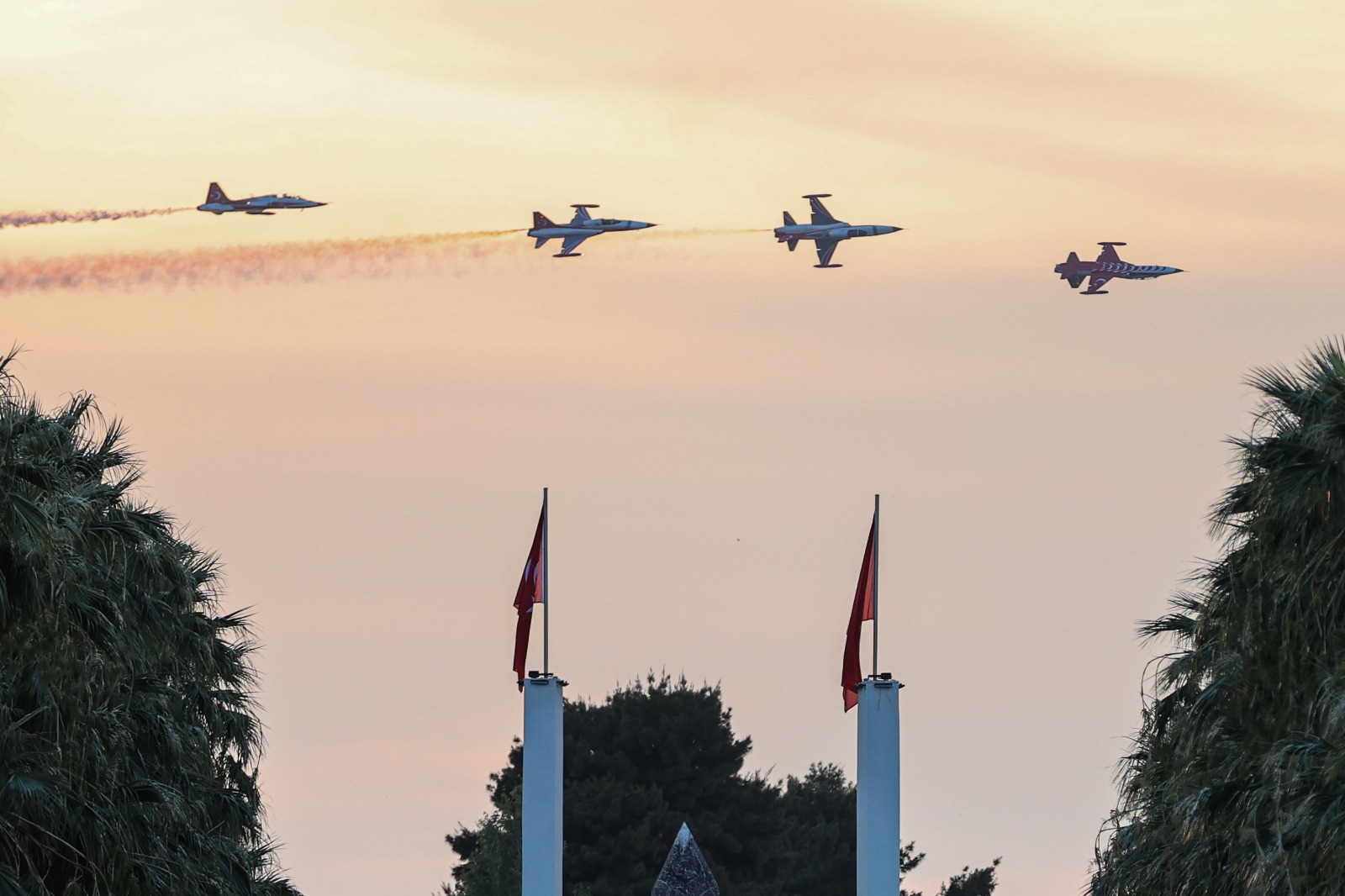 İzmirliler Kurtuluş Günü’nde İzmir Fuarı’na akın etti
