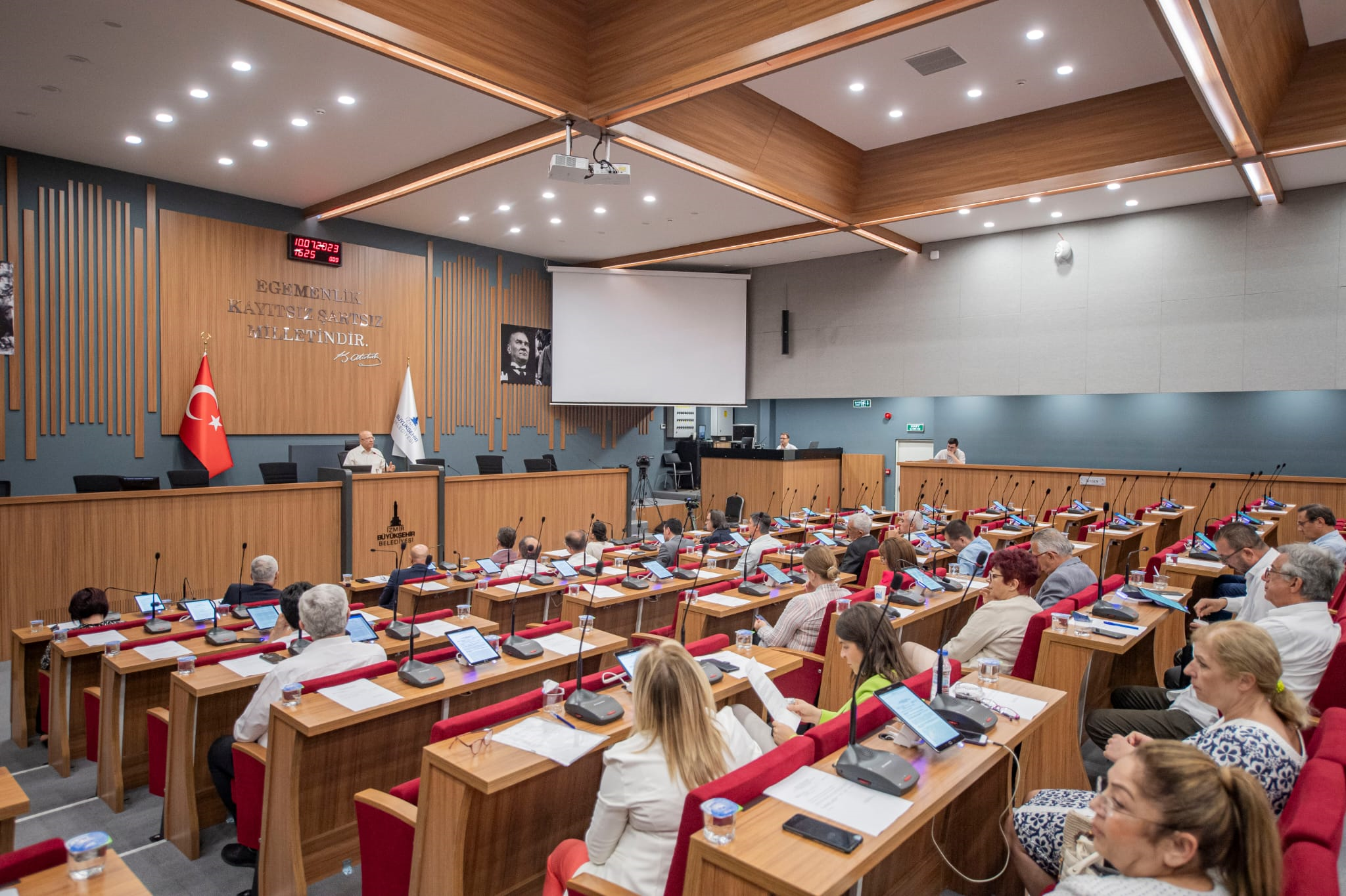 Prof. Dr. Arslan: Bu meclis felsefe yapmak zorunda