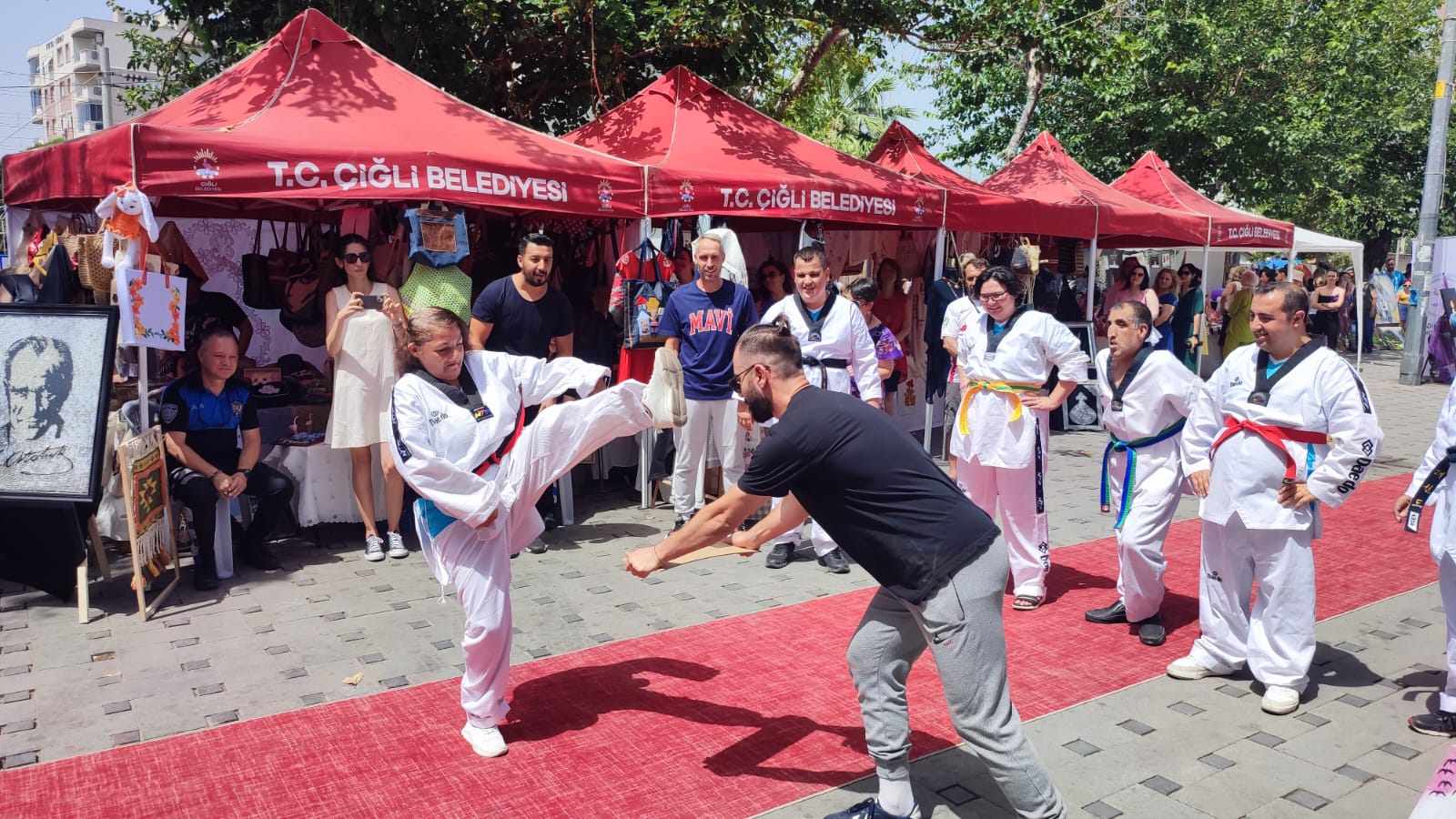 ÇİĞLİ HALK EĞİTİM MÜDÜRLÜĞÜNDEN GÖRKEMLİ YIL SONU ETKİNLİĞİ