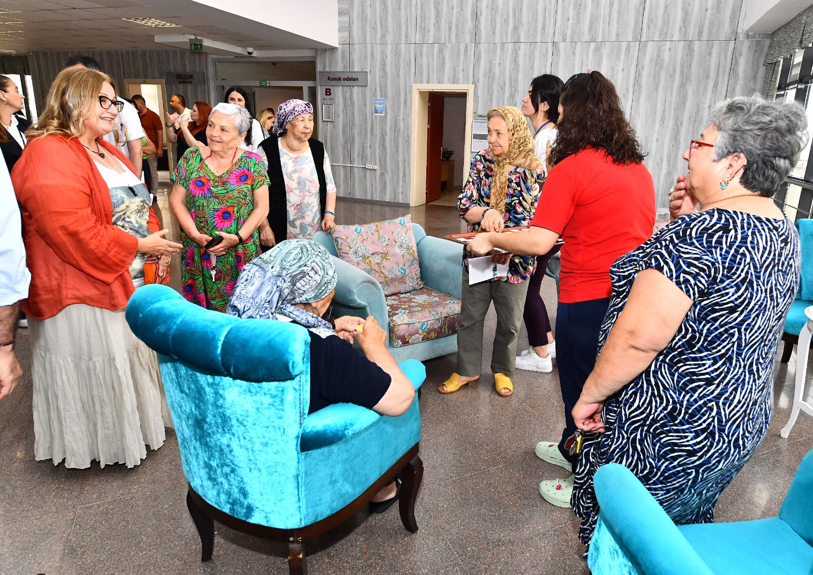 Huzurevi sakinleri unutulmadı