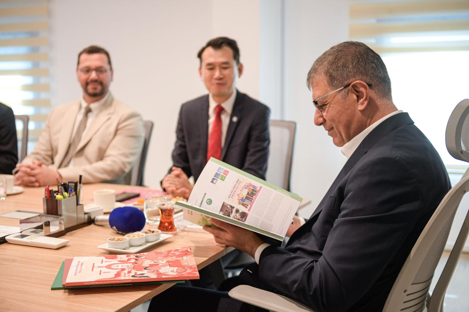 İzmir’in Yaşlı Dostu Şehir unvanı tescillendi