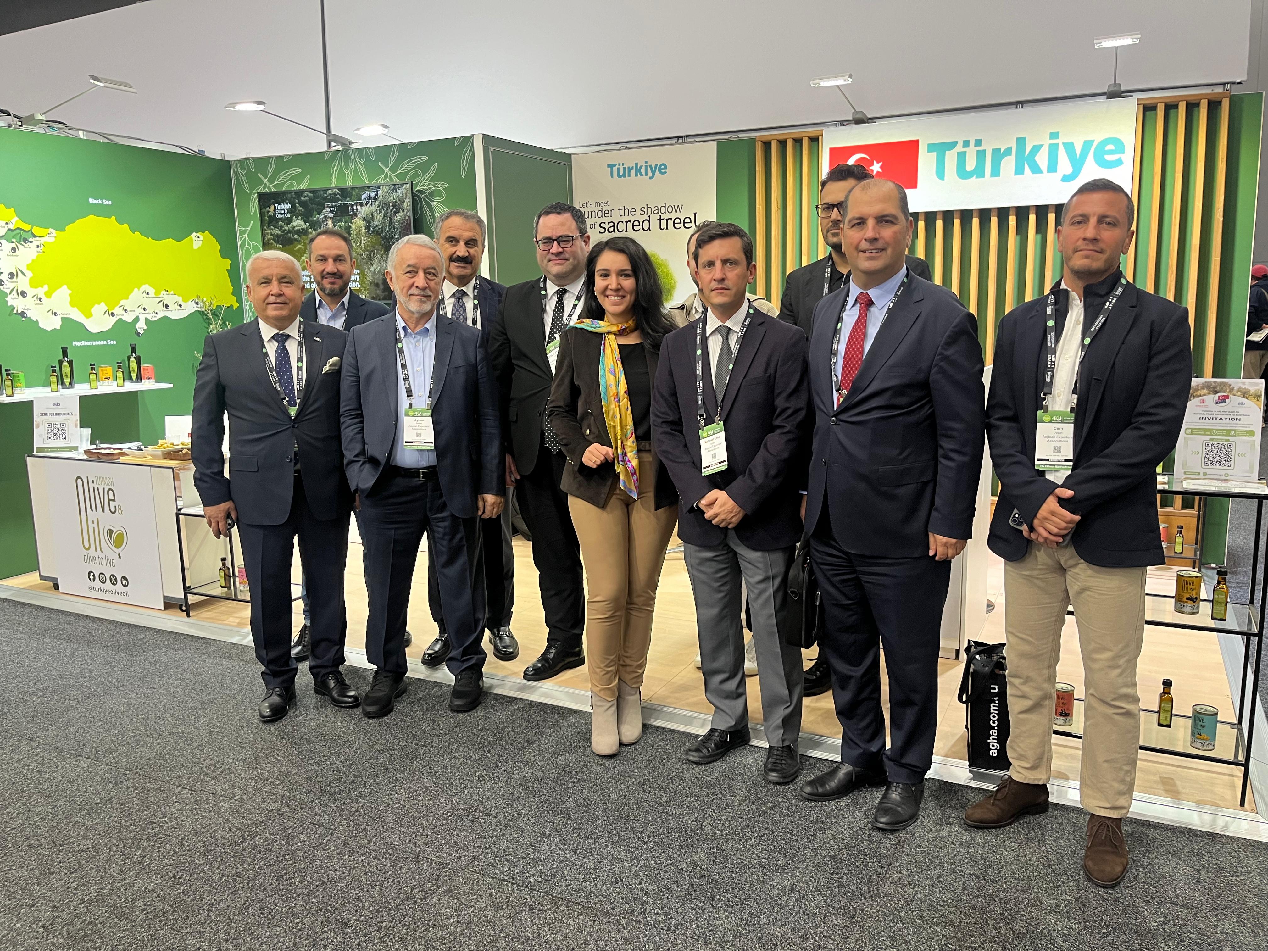 Türk zeytin ve zeytinyağını Avustralya’ya ihraç etmek için 30 bin km uçtular