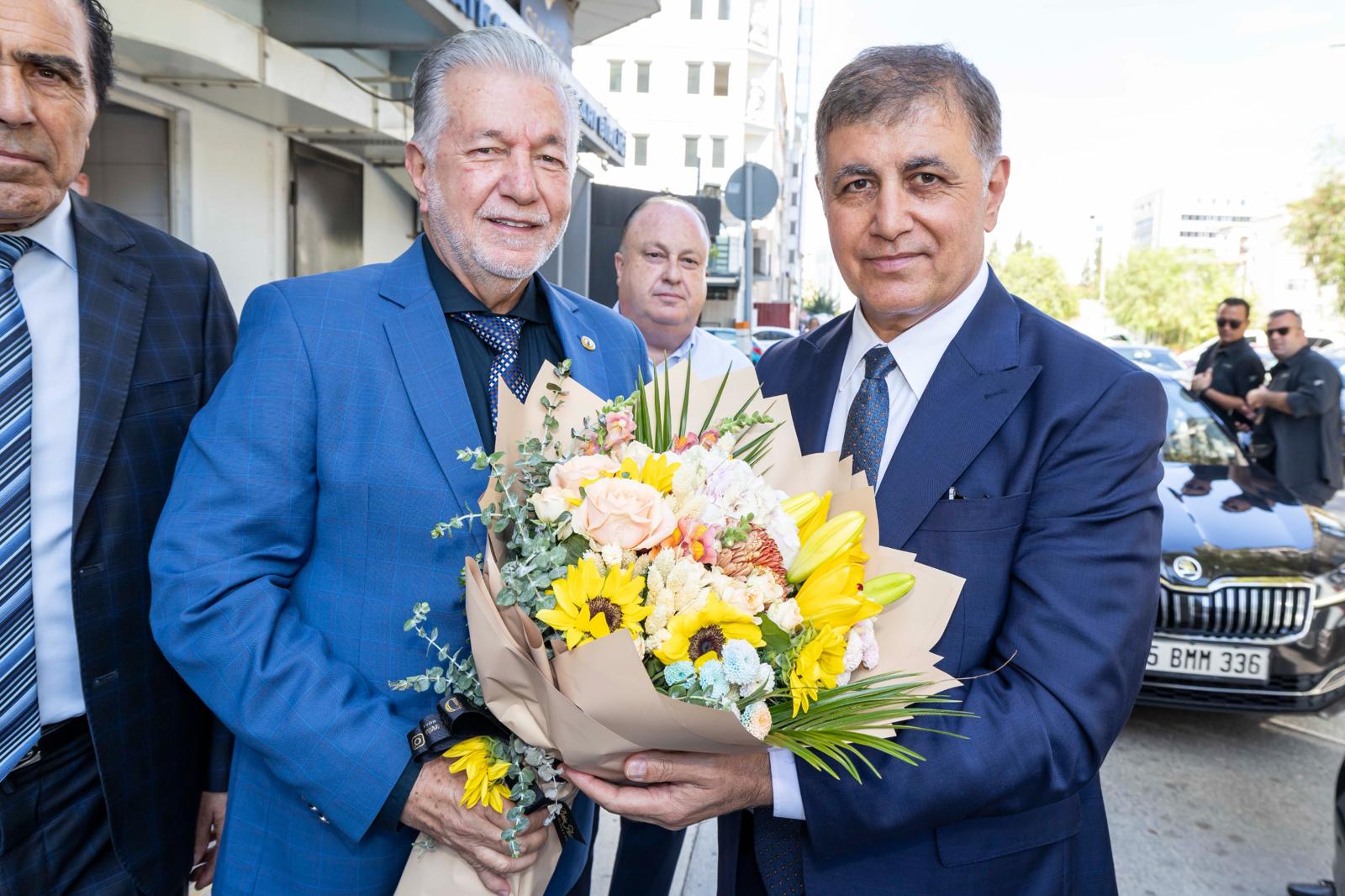 Başkan Tugay İEOSB yönetimi ile bir araya geldi  “Bütün sorunların üzerine kararlı şekilde gidiyoruz”