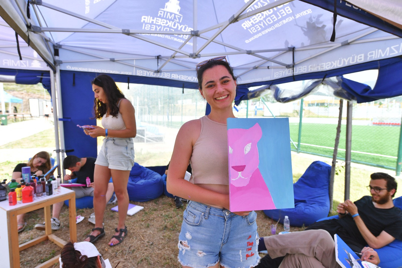 İzmir Gençlik Festivali’nde 19 Mayıs coşkusu.  “Bize ilaç gibi geldi”