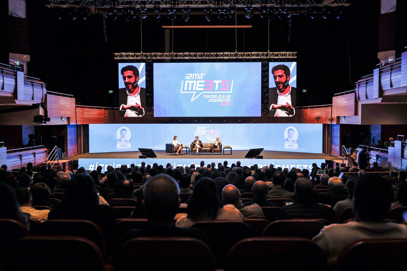 Teknoloji ve İnovasyon Zirvesi’nde söz uzmanların:  “Yapay zekayla insanlık tarihini değiştirecek muazzam eşik aşıldı”