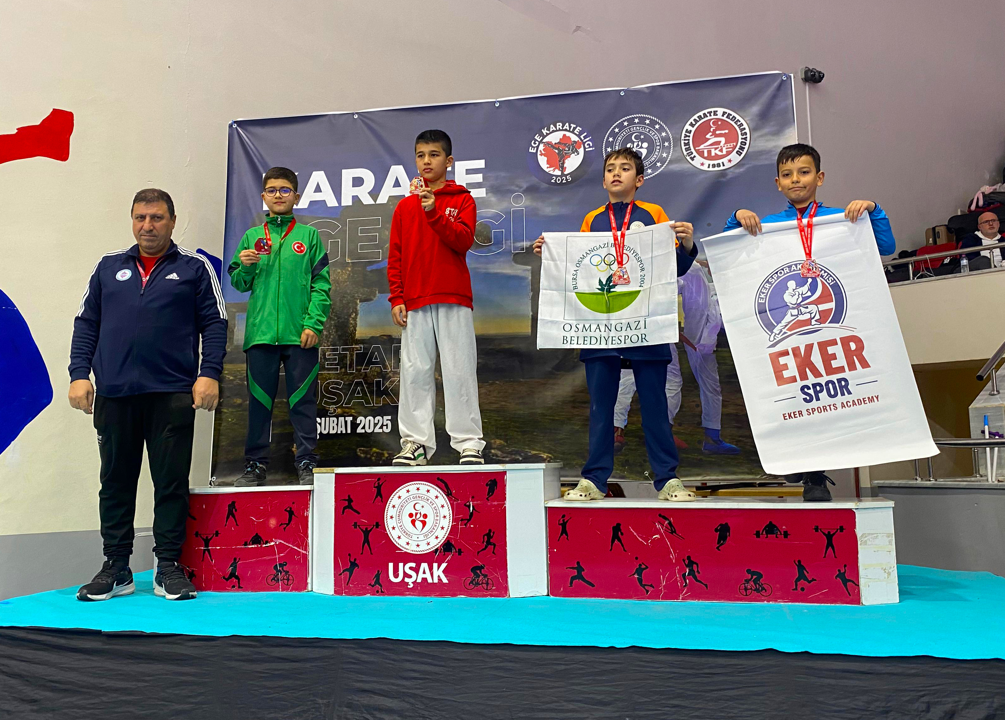 Aliağalı Karatecilerden İki Madalya Birden