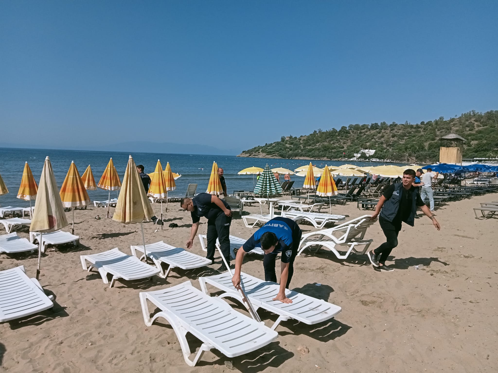 Menderes’te Korsan Şezlonga Geçit Yok