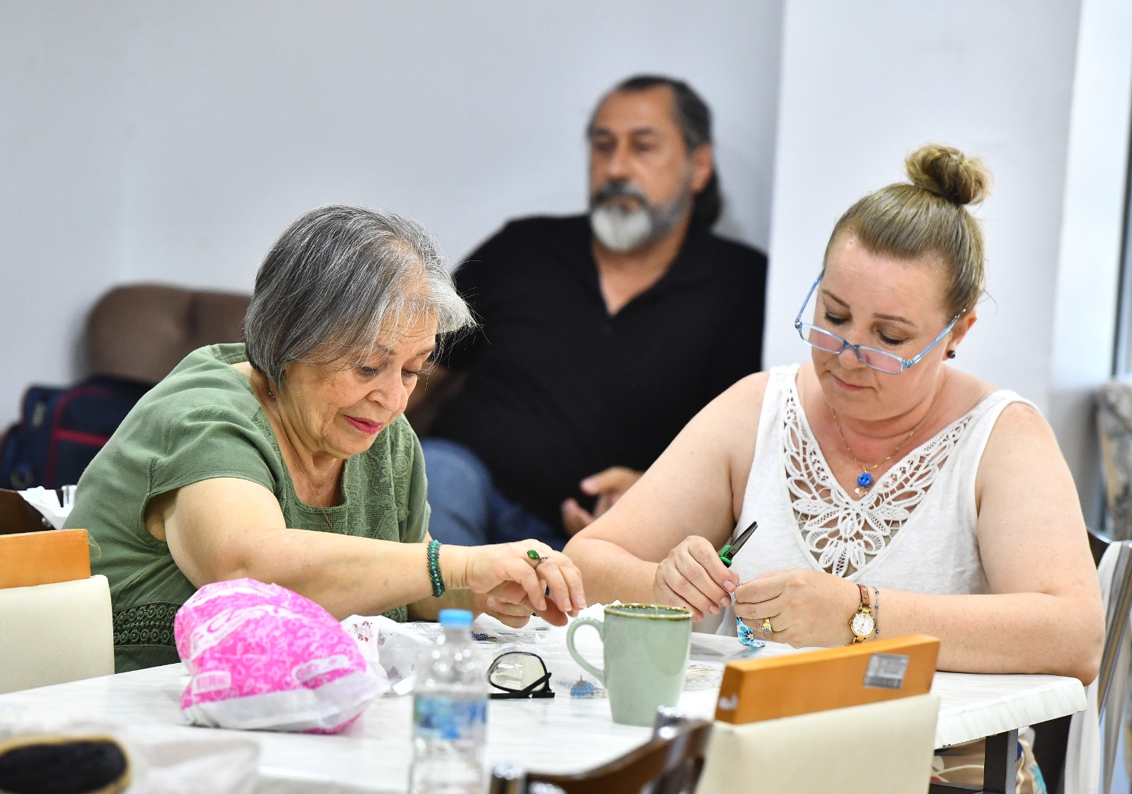 Sağlıklı yaş alıyorlar, alzheimer ve demanstan korunuyorlar Bu merkeze gelen gençleşiyor