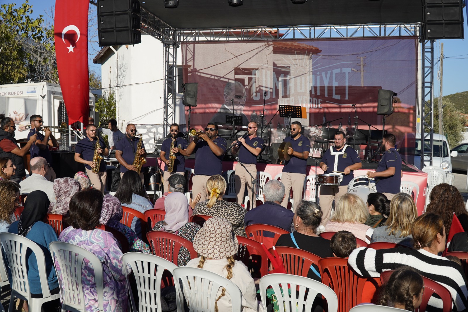 Çeşme Germiyan’da Cumhuriyet coşkusu