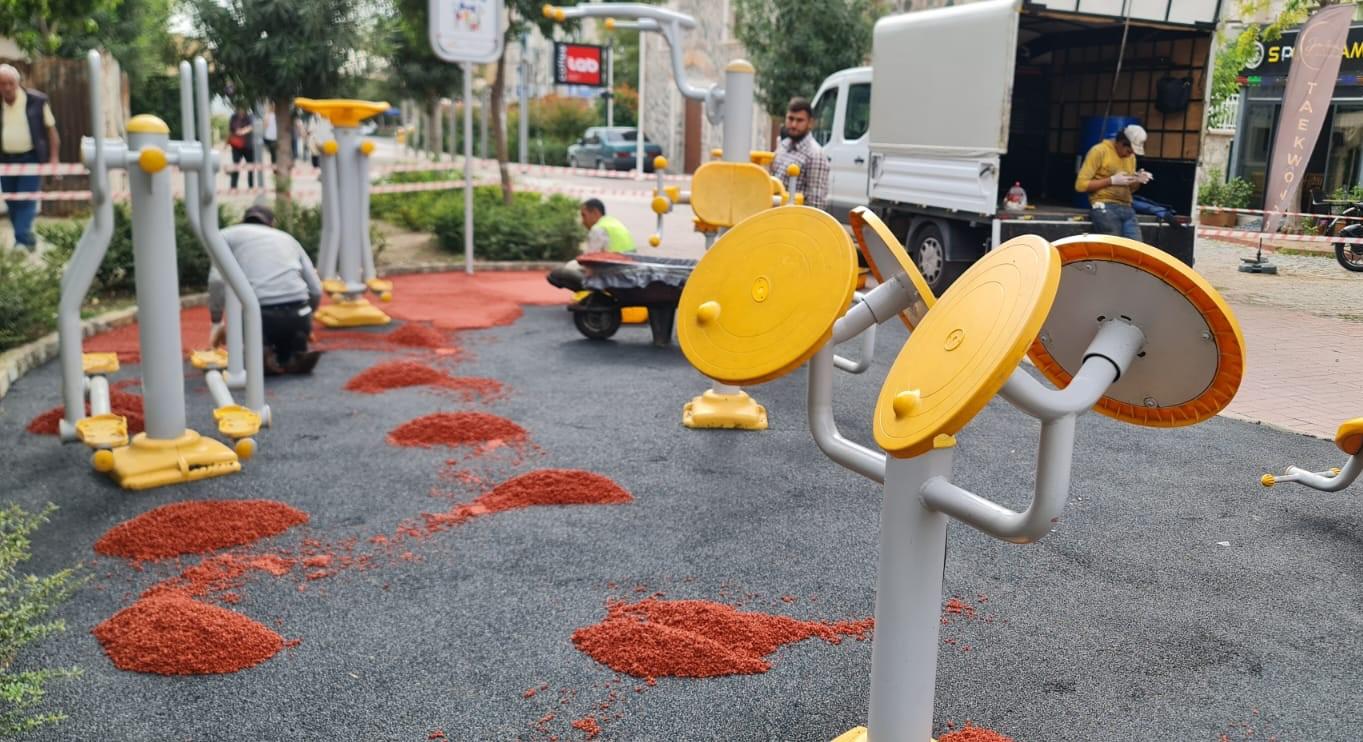 14 ilçede 84 park ve spor alanının zemini yenilendi