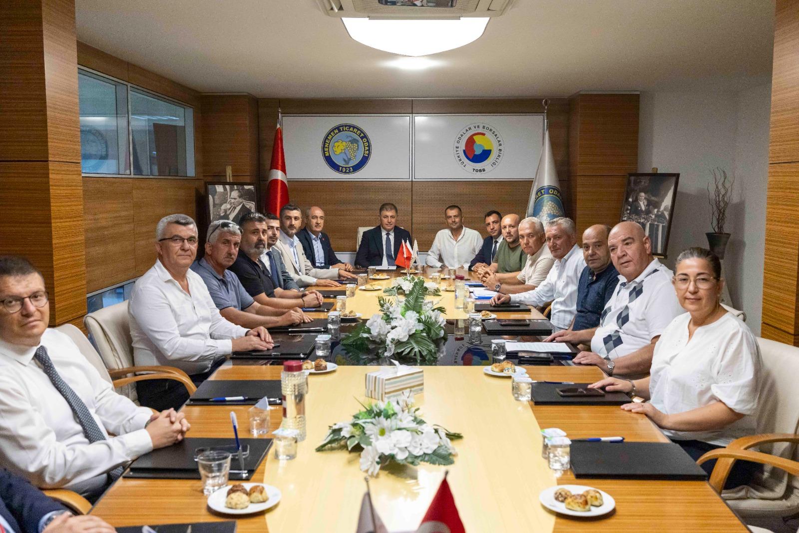 Başkan Tugay, Menemen’de oda başkanları ile görüştü. Gündemde su krizi ve bekleyen kredi onayları var