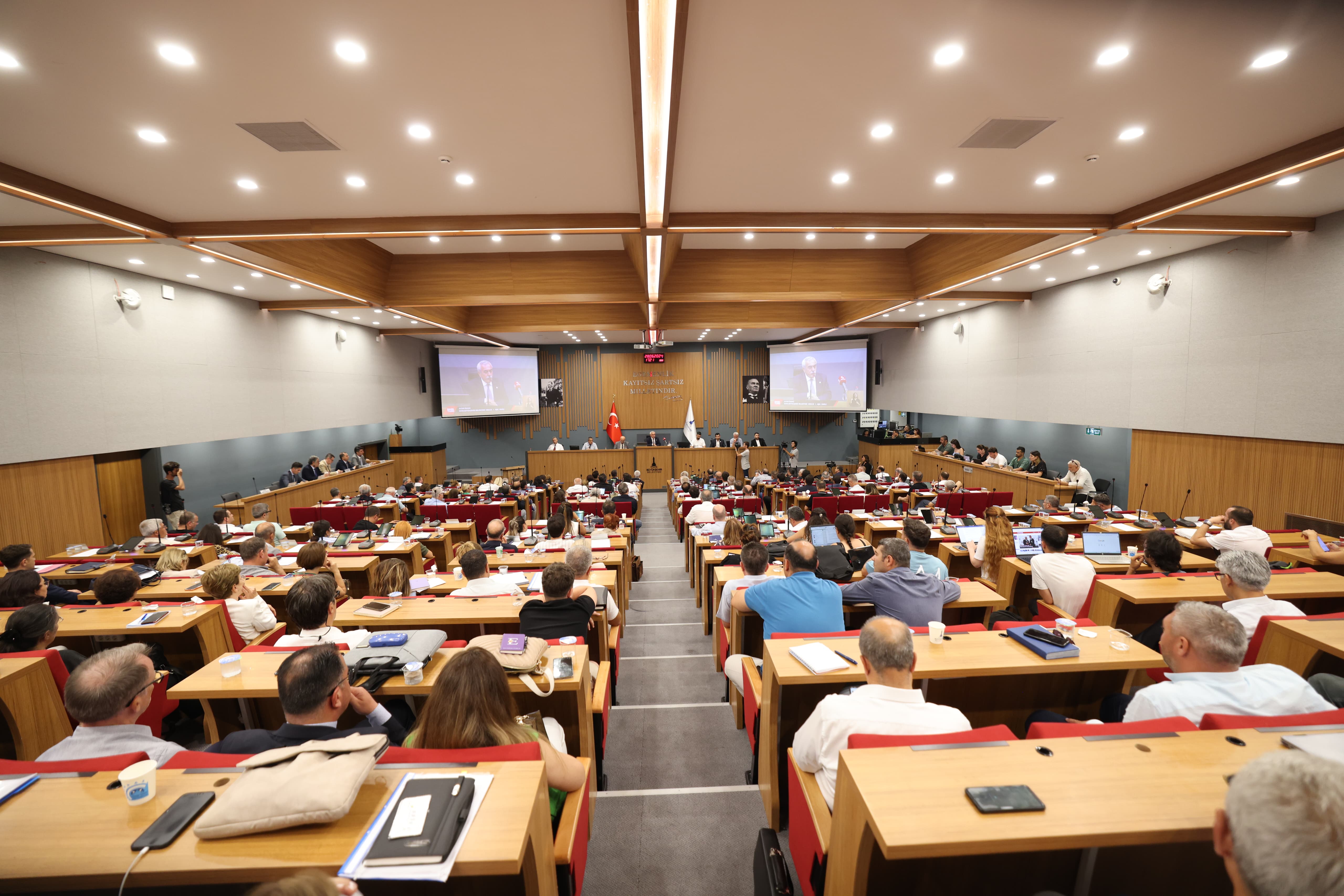 İzmir’de su tarifelerine %45 zam.