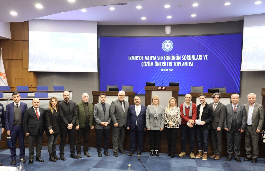 YEREL MEDYANIN GELECEĞİ İZTO’DA MASAYA YATIRILDI