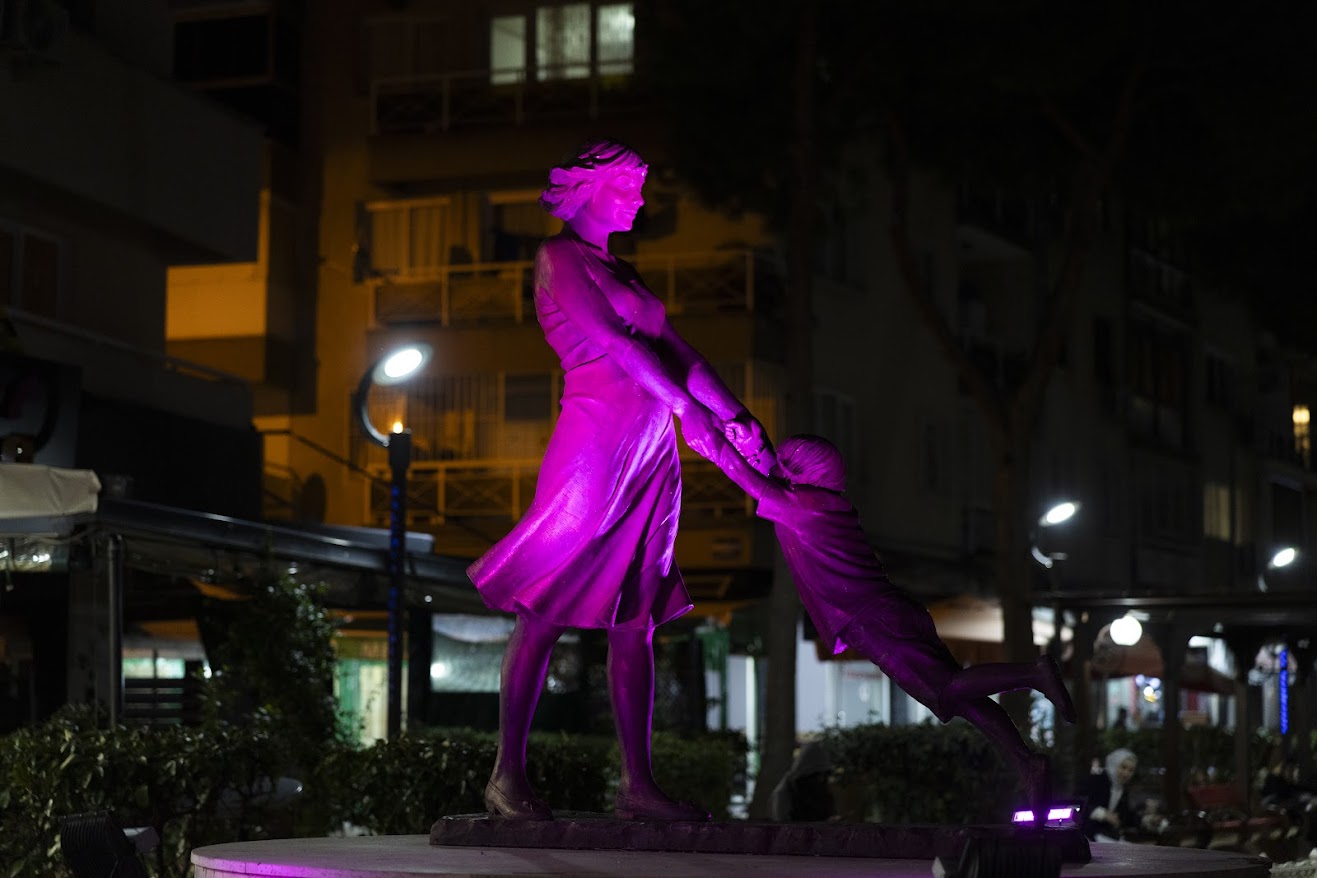 Balçova Belediyesi’nden Onkolojik Adalet İçin Pembe Işık Mesajı