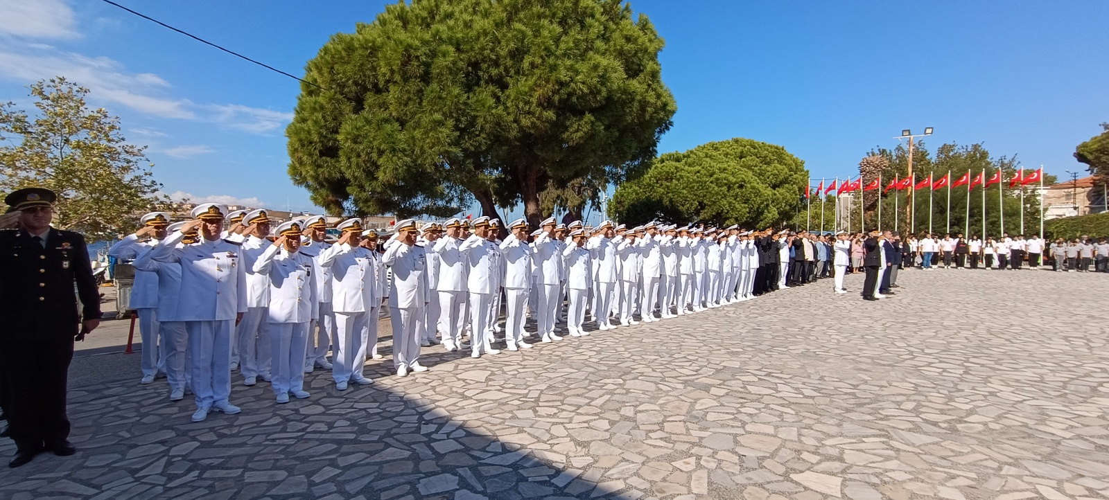 GAZİLER GÜNÜ FOÇADA TÖREN VE ETKİNLİKLERLE KUTLANDI