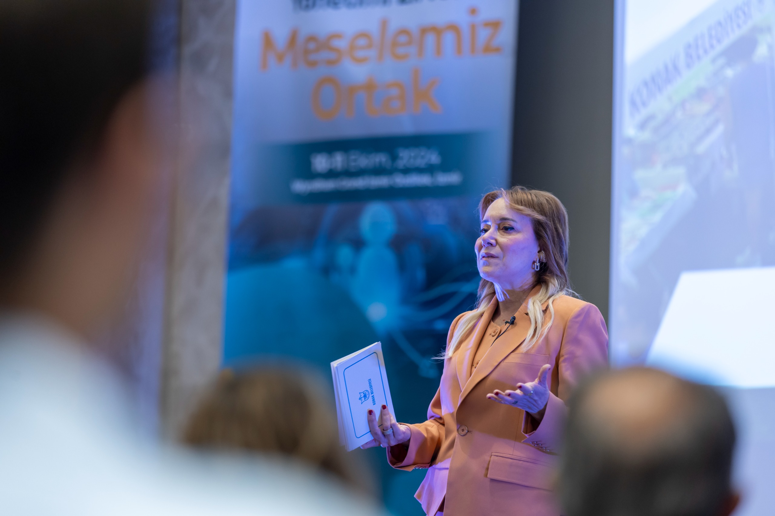 Başkan Mutlu toplumcu belediyecilik örneklerini anlattı