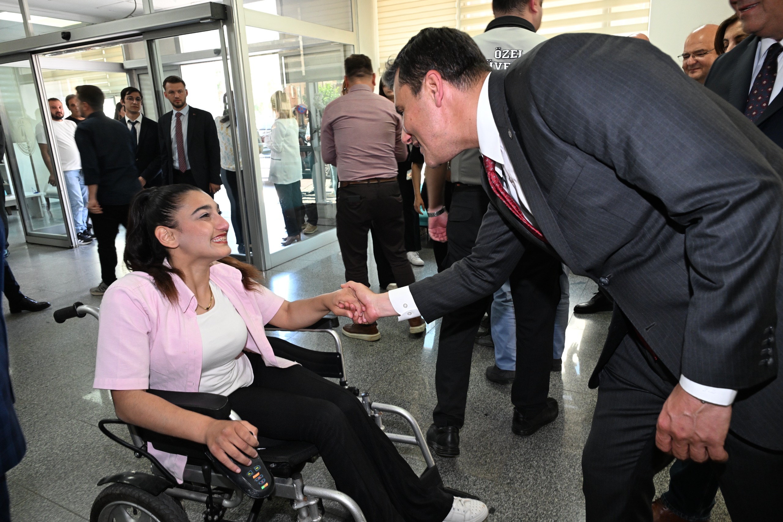 Zeyrek: “Bu büyük aile, el ele vererek Manisa’ya en güzel hizmeti sunmaya devam edecek”