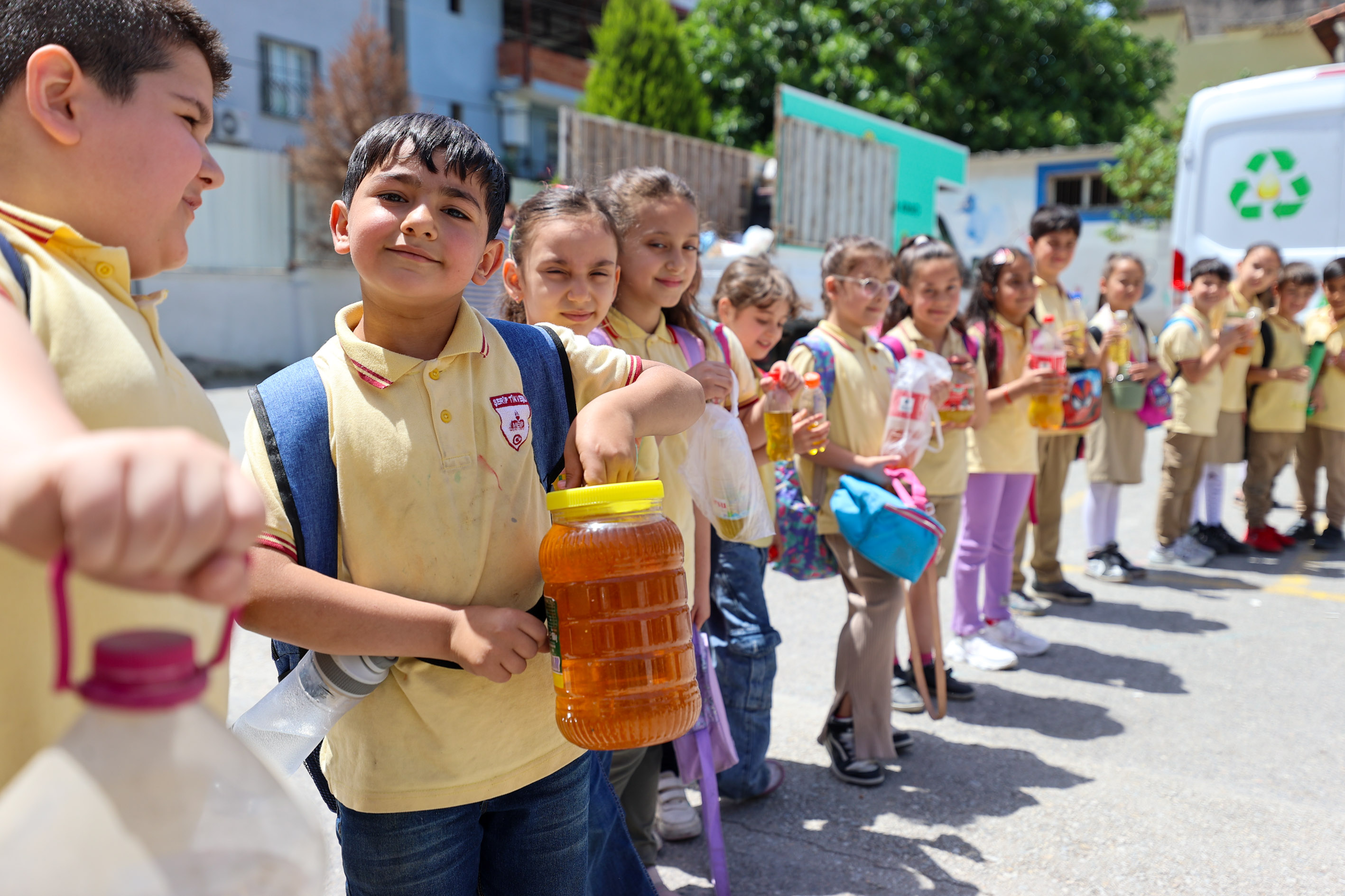 Buca’da çocuklar sıfır atık konusunda bilinçlendiriliyor