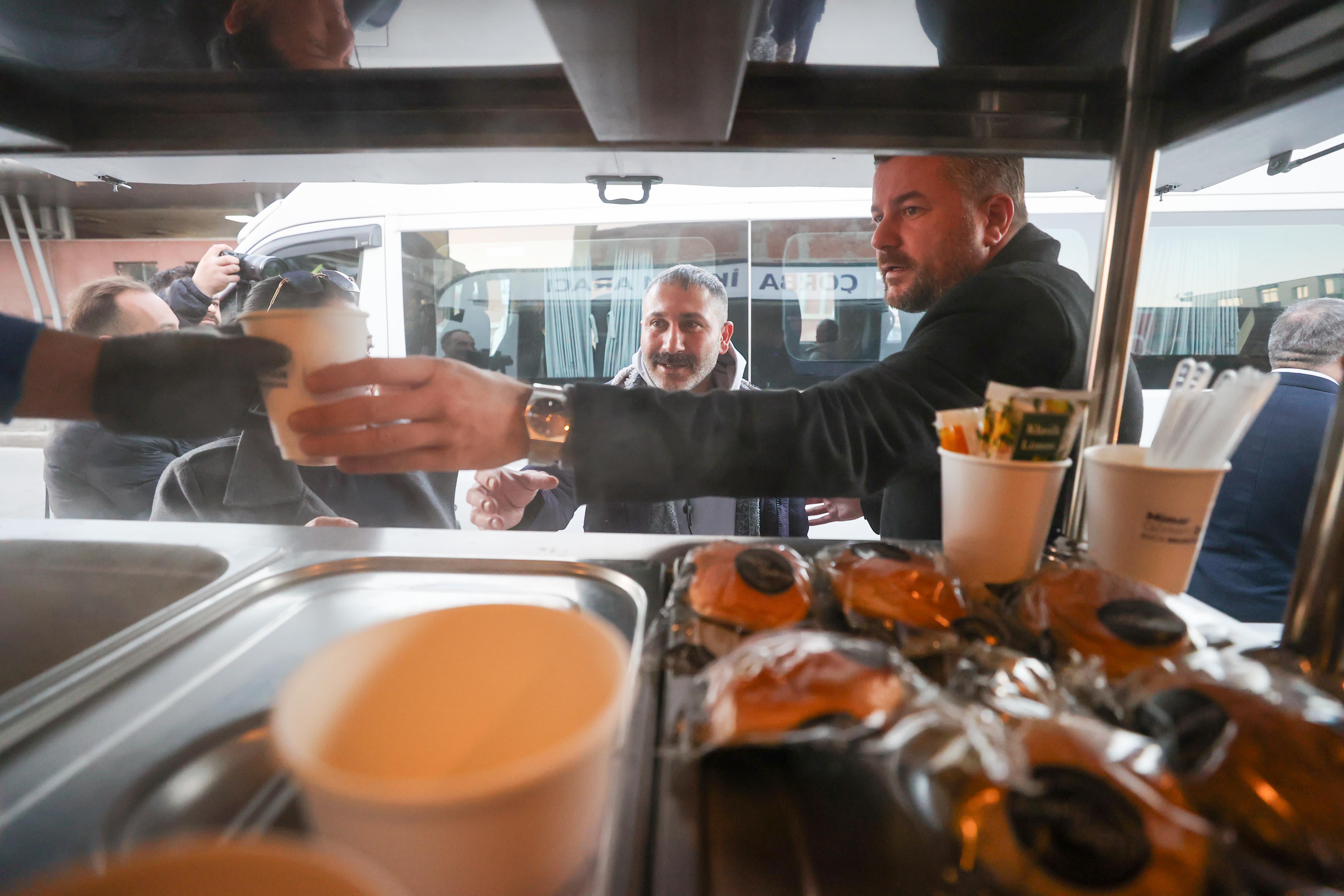 Başkan Görkem Duman’dan Bucalılara sabah sürprizi