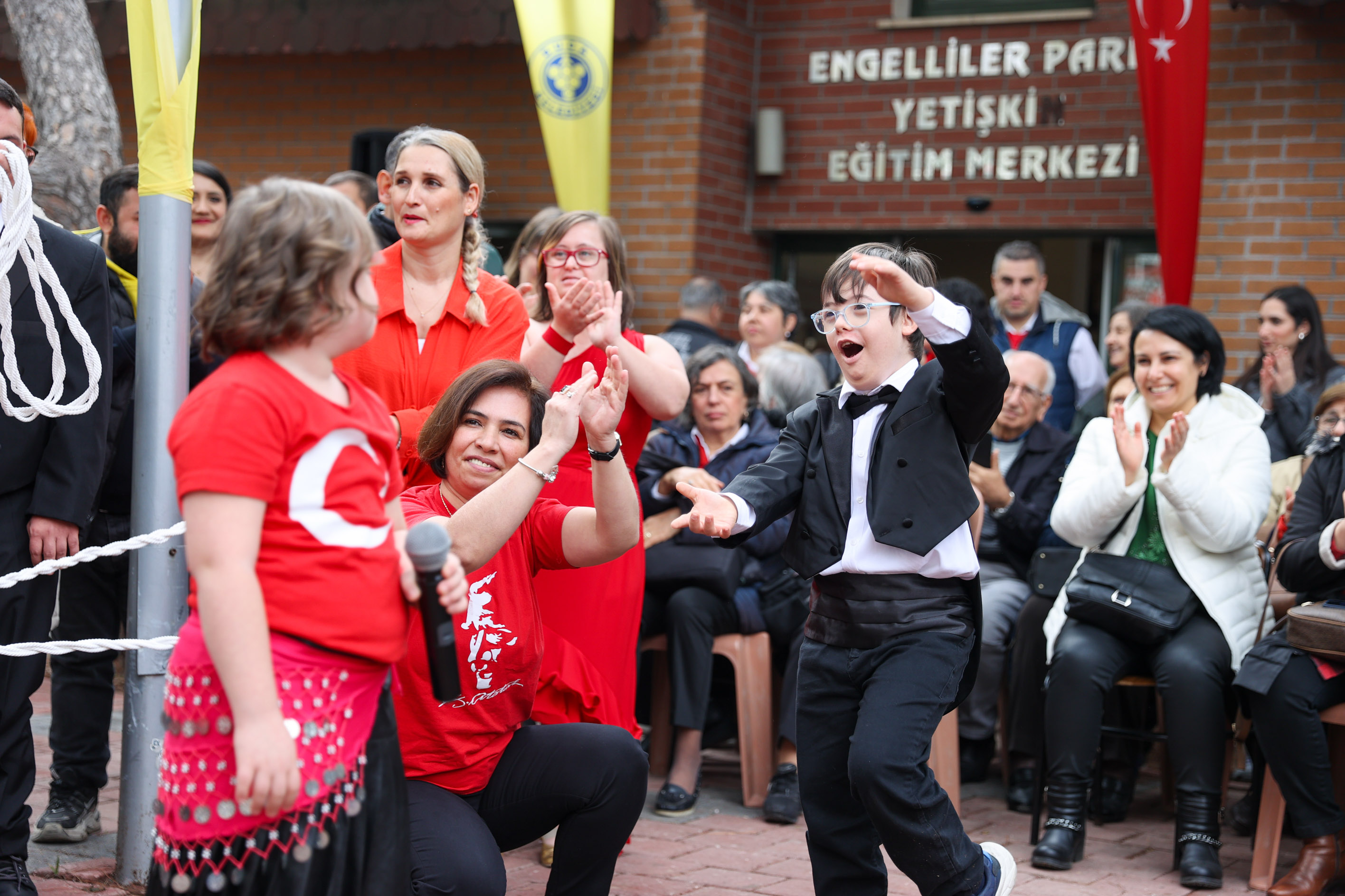 - Buca'da renkli Dünya Engelliler Günü etkinlikleri