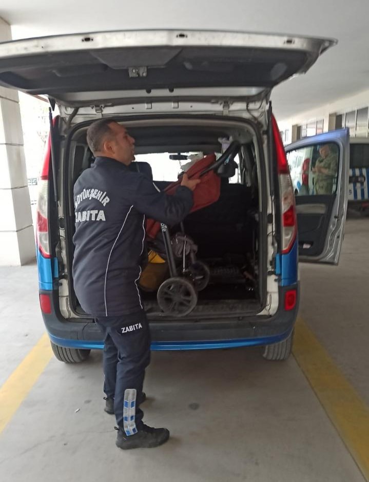  Büyükşehir’in Zabıta Ekiplerinden Küçük Çocuğa Hızlı Müdahale