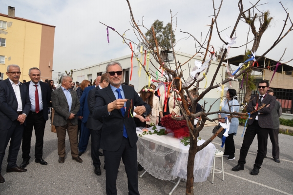 Karşıyaka’da Nevruz coşku ile kutlandı
