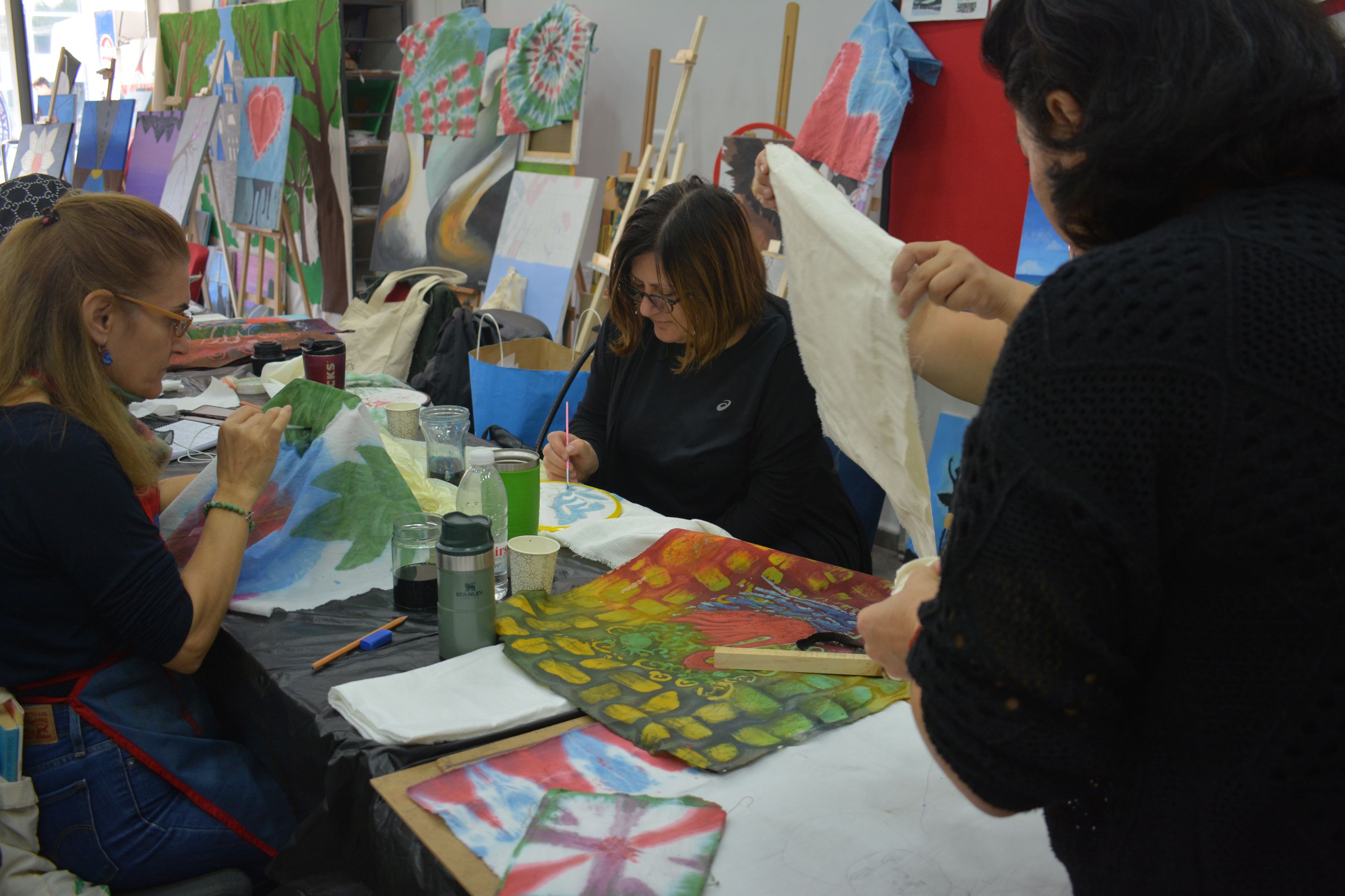 Egeli Gençler, Kumaşlarla Cumhuriyet'e Renk Katıyor