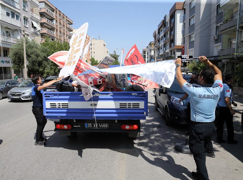 Karşıyaka’da işgal denetimleri devam ediyor. Yol ve kaldırımlar mercek altında!