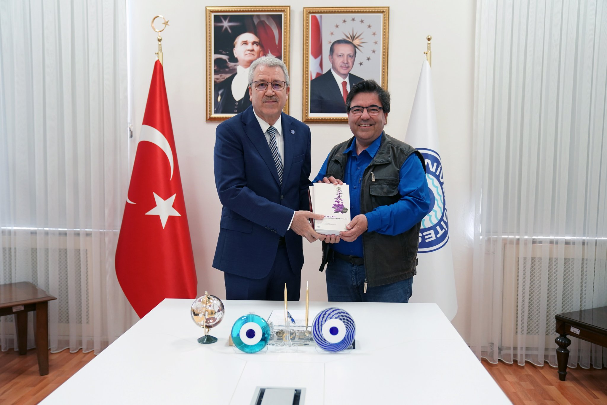 Egeli akademisyen Prof. Dr. Düzyaman’ın editörleri arasında yer aldığı “Sebze Islahı” isimli kitap yayımlandı