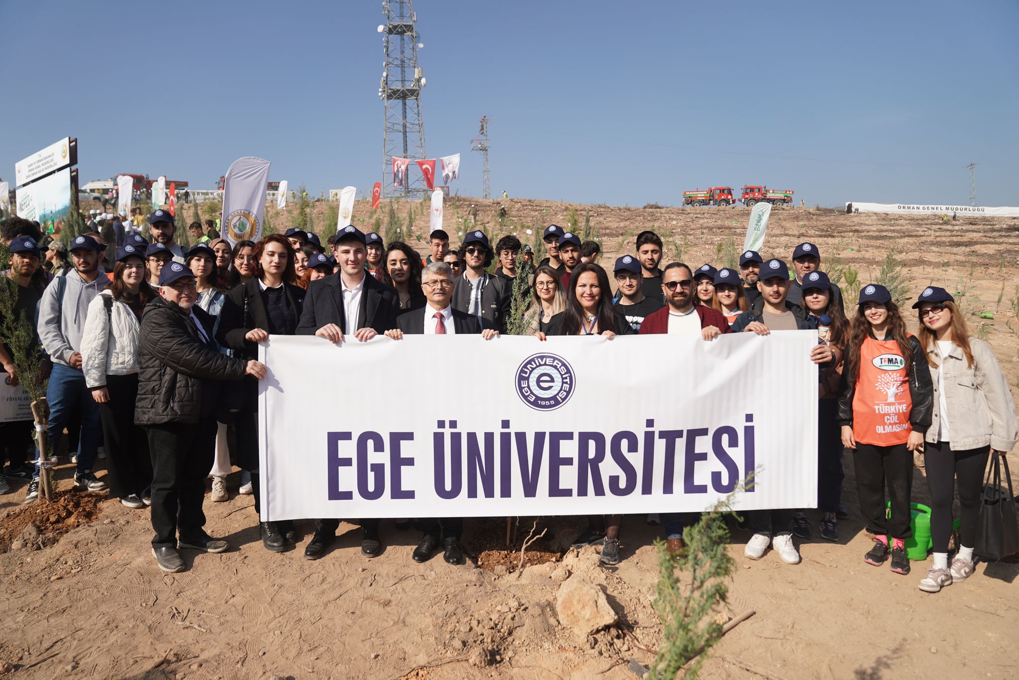 Milli Ağaçlandırma Günü'nde binlerce fidan toprakla buluşturuldu