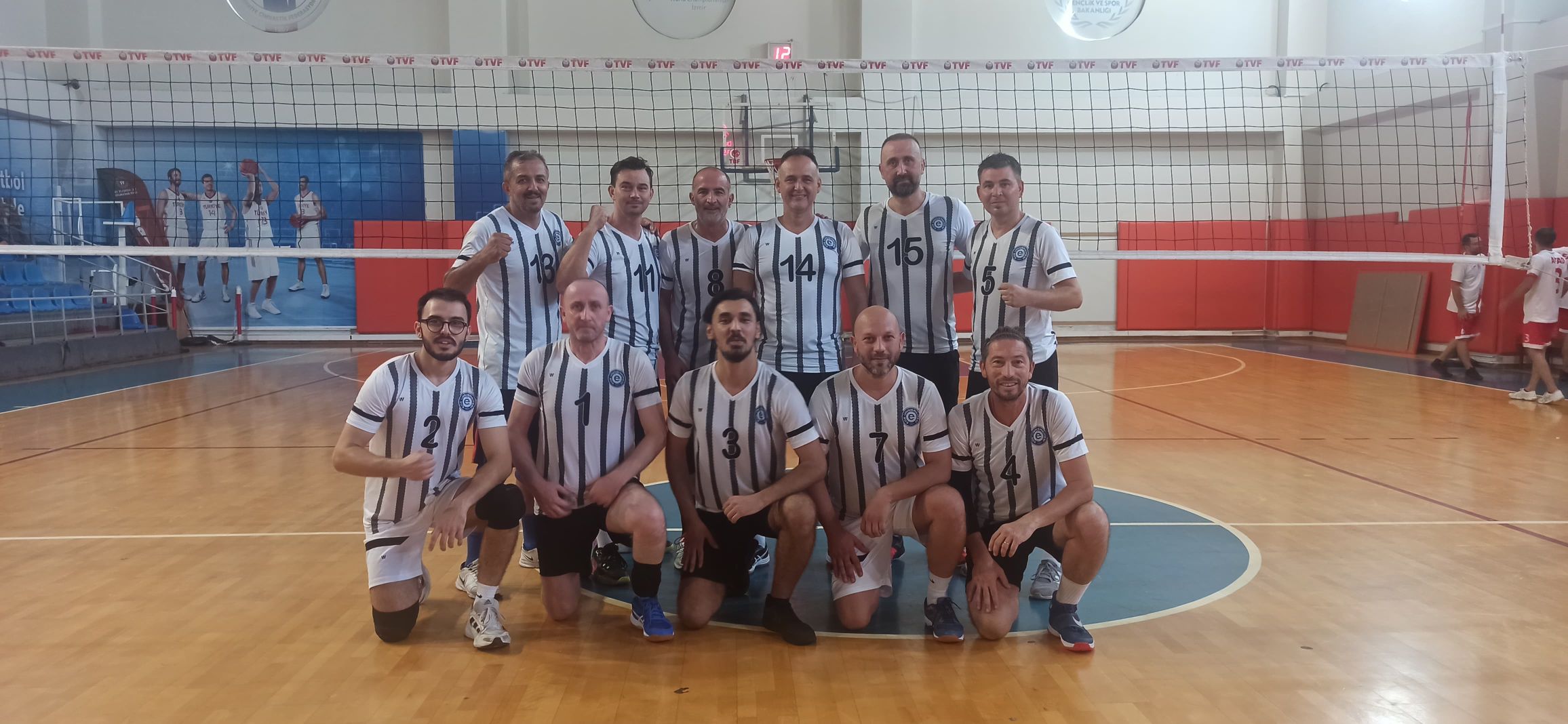 EÜ Voleybol Takımı Kamu Spor Oyunları 2024 turnuvasında yarı finale yükseldi