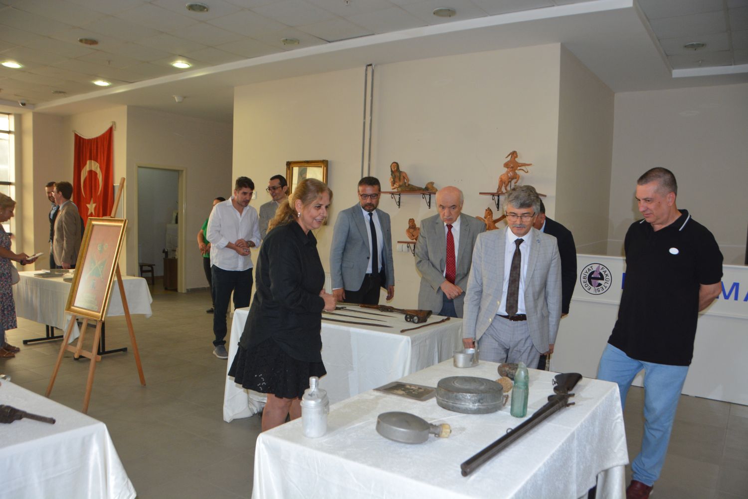 İşgalden Kurtuluşa İzmir” konferansı ve “İzmir’e Doğru” sergisi katılımcılarla buluştu