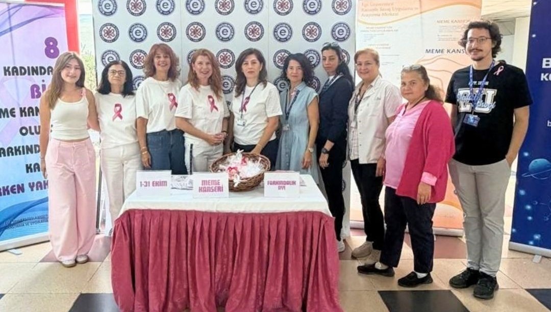 EÜTF Hastanesinde meme kanseri farkındalık standı yoğun ilgi gördü; Erken tanının önemi anlatıldı