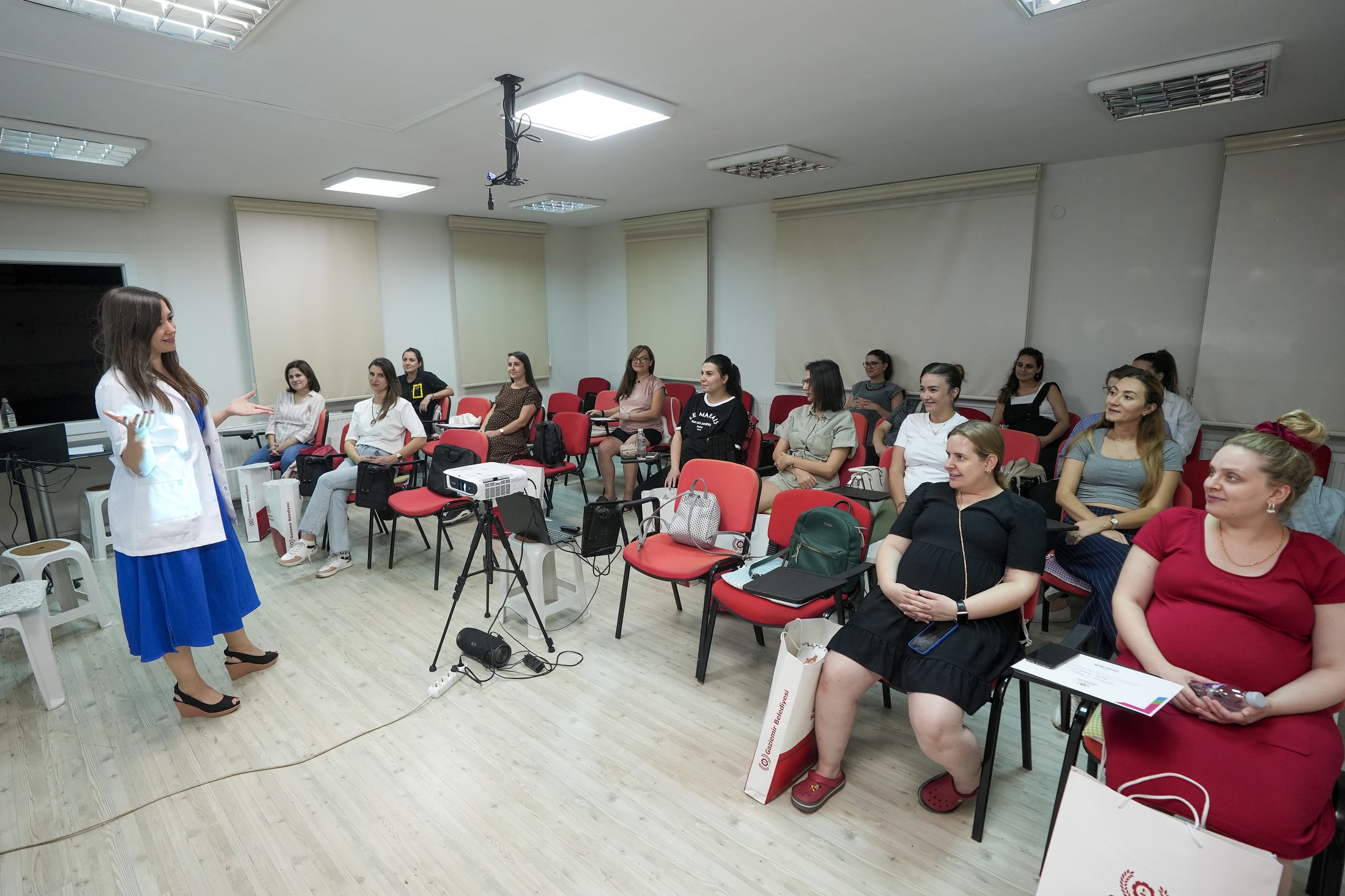 Gaziemir Belediyesi’nden anne adaylarına tam destek