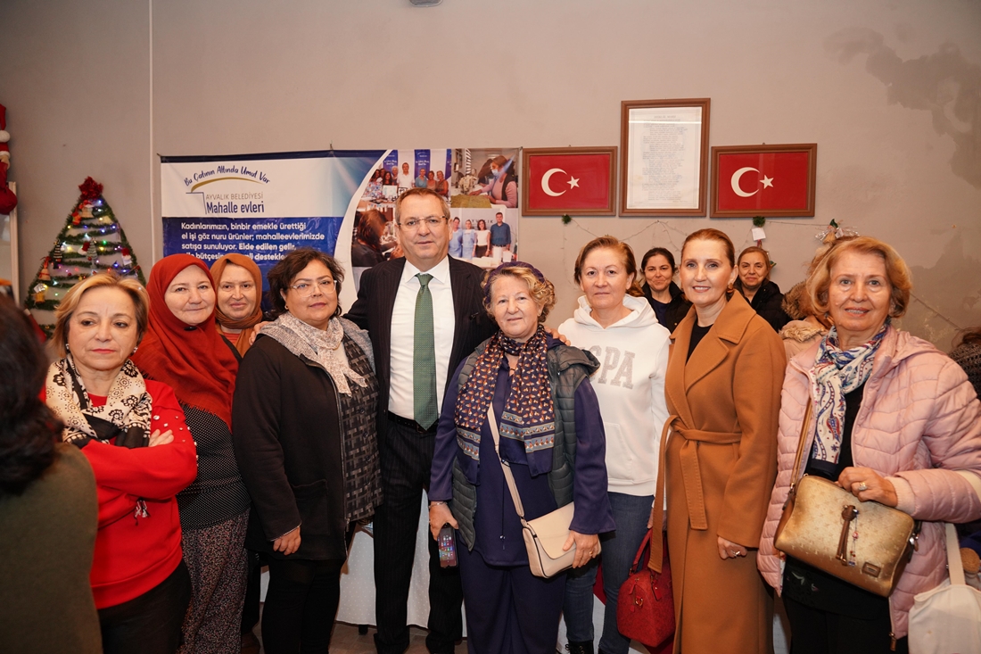 MAHALLEEVLERİ ÜRETİYOR, ÜRETTİKLERİNİ SATARAK AİLE BÜTÇESİNE KATKI SAĞLIYOR