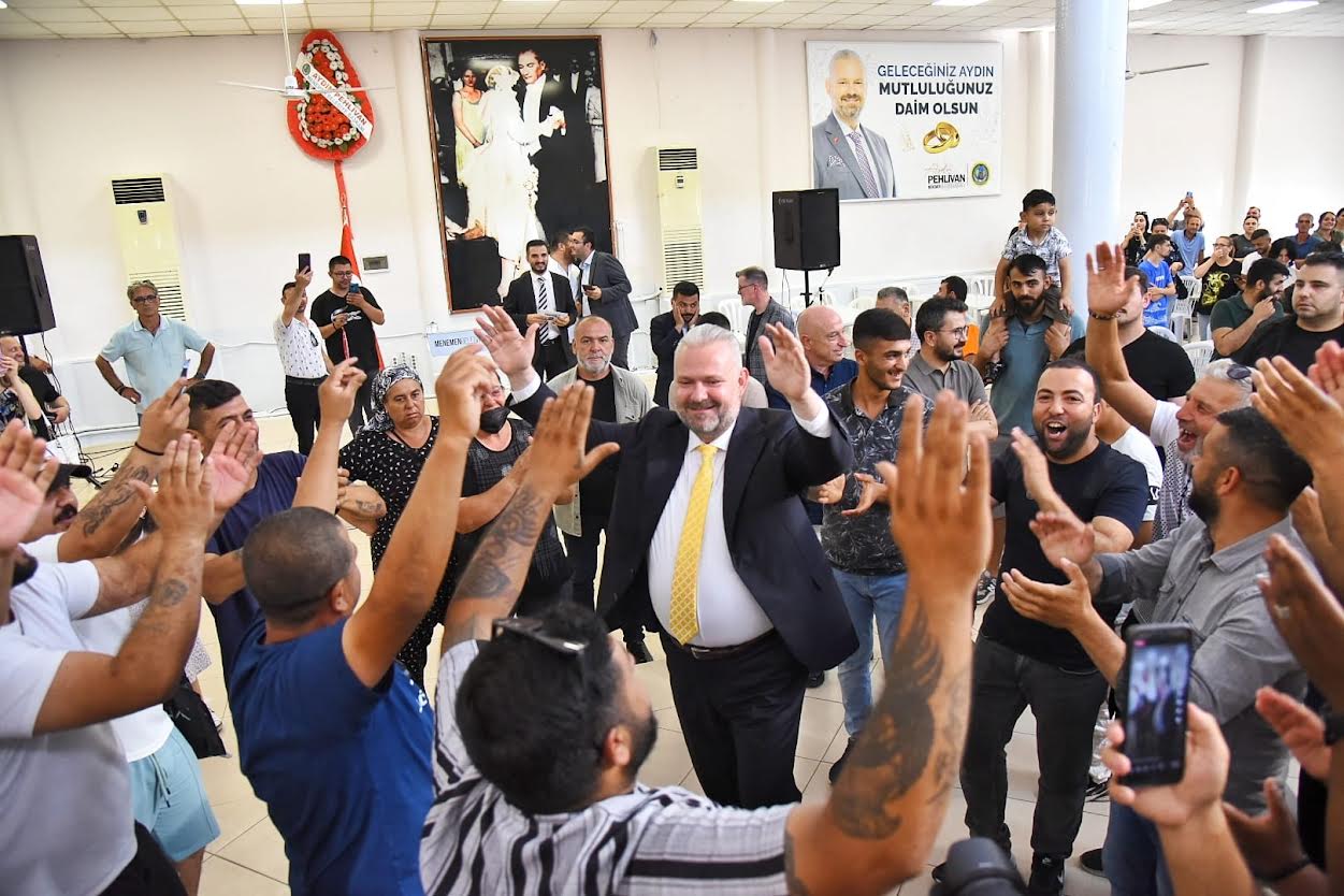 BAYRAMLAŞMA TÖRENİNDE MÜJDE ÜSTÜNE MÜJDE.  BELEDİYE PERSONELİNE ÇİFTE BAYRAM