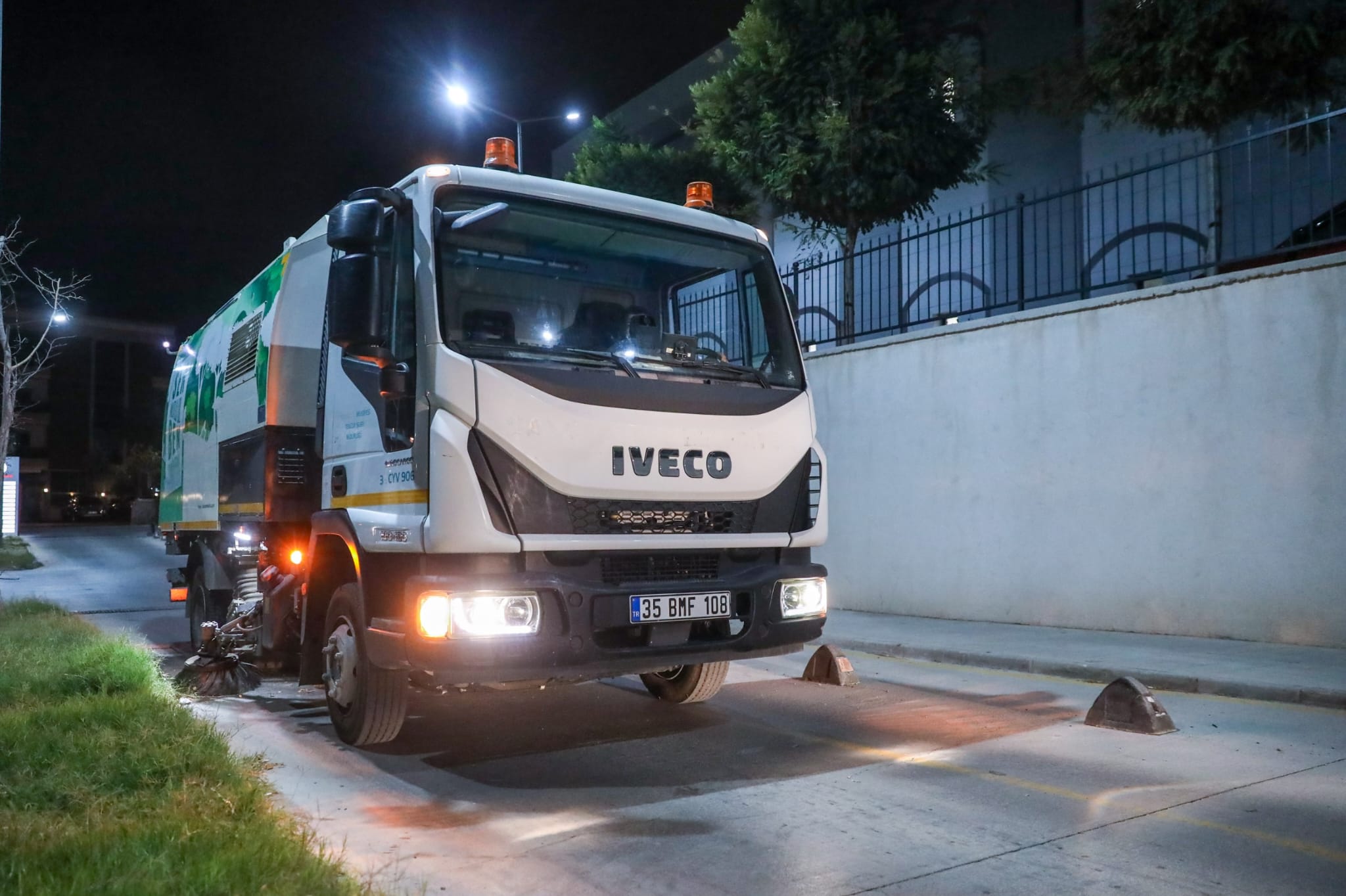 Buca’nın en büyük hastanesinde temizlik çalışması