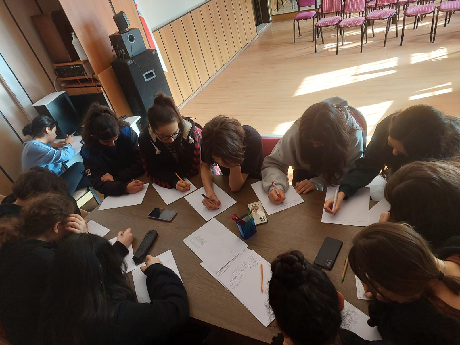 İzmirli Öğrenciler “Kendi Öykümü Yazıyorum Etkinliği” ile Hayallerini Yazdı